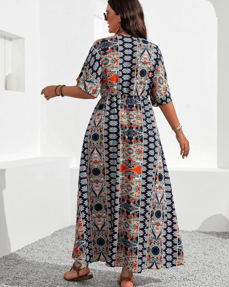 Abito svasato boho floreale taglie comode con scollo a V
